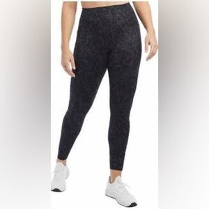 Danskin Women's High Rise 7/8 Brushed Gray Camo Leggings